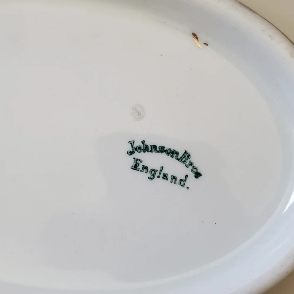 Johnson Bros. oval covered tureen white, green 1915